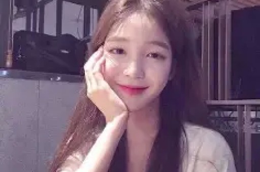 黄一鸣长期消费未成年女儿疯狂带货捞金多个账号惨遭封禁